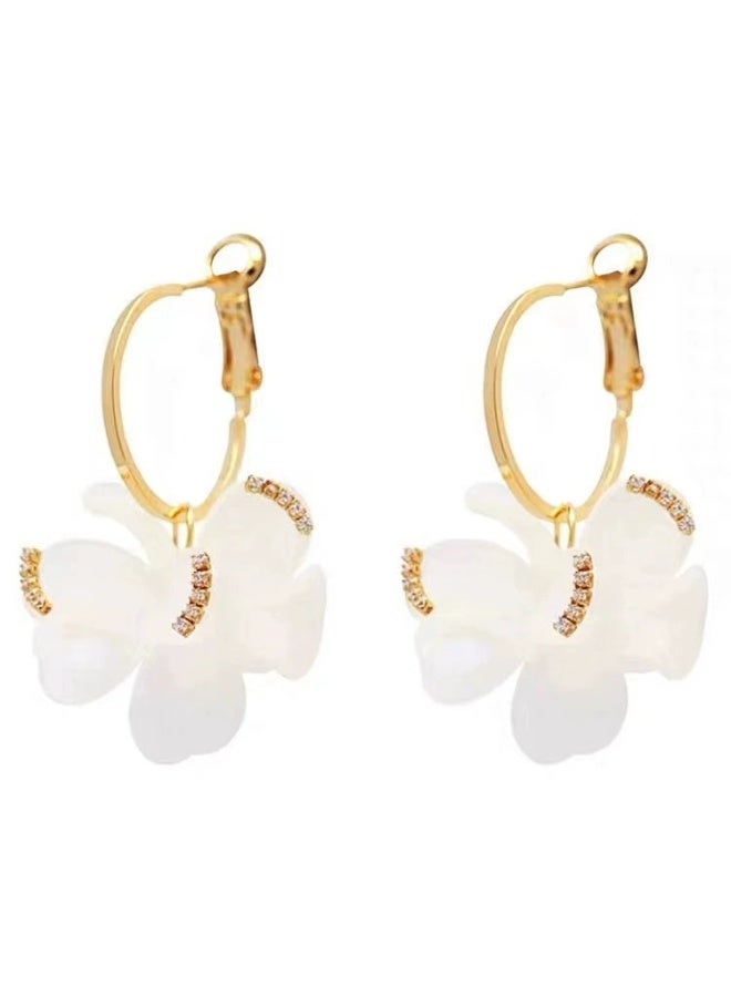 Goolsky أقراط بتلات أكريليك أنيقة فرنسية للنساء – مجوهرات دائرية زهرية بسيطة، بتلات أكريليك خفيفة الوزن ومضادة للحساسية، للارتداء اليومي مع الملابس الكاجوال المكتبية - Image 2