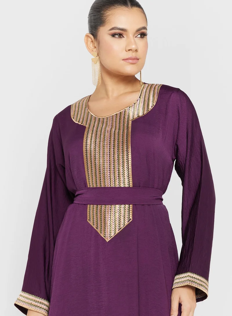 hayas closet Embroidered Jalabiya