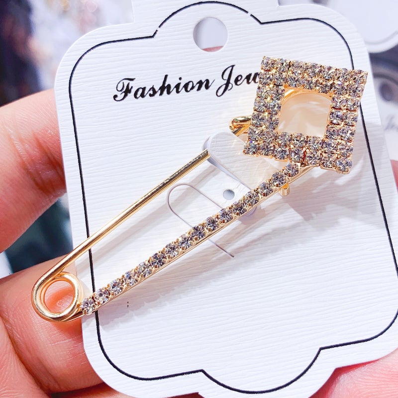 Korean Style Rhinestone Brooch Pin 4#