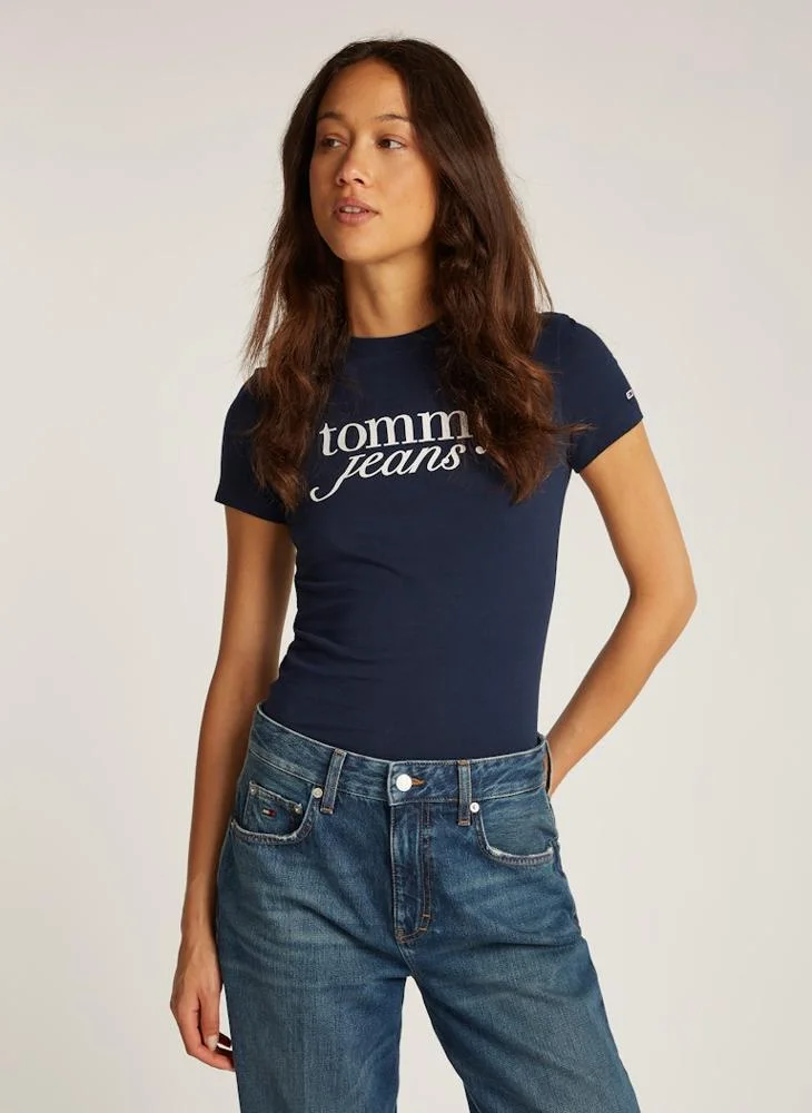 TOMMY JEANS Essential Logo T-Shirt