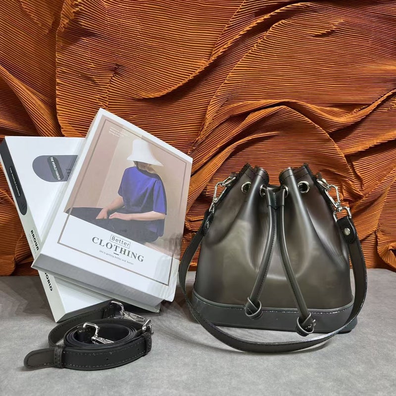 حقيبة دلو بسحاب من TPU منقطة - Image 2