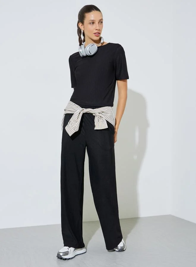 ستايلي Black Short Sleeve Plisse Top