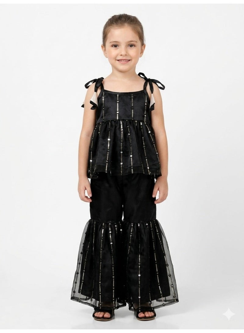 Saka Designs كُرتا سوداء مزخرفة بالفصوص للفتيات مع شراة - Image 1