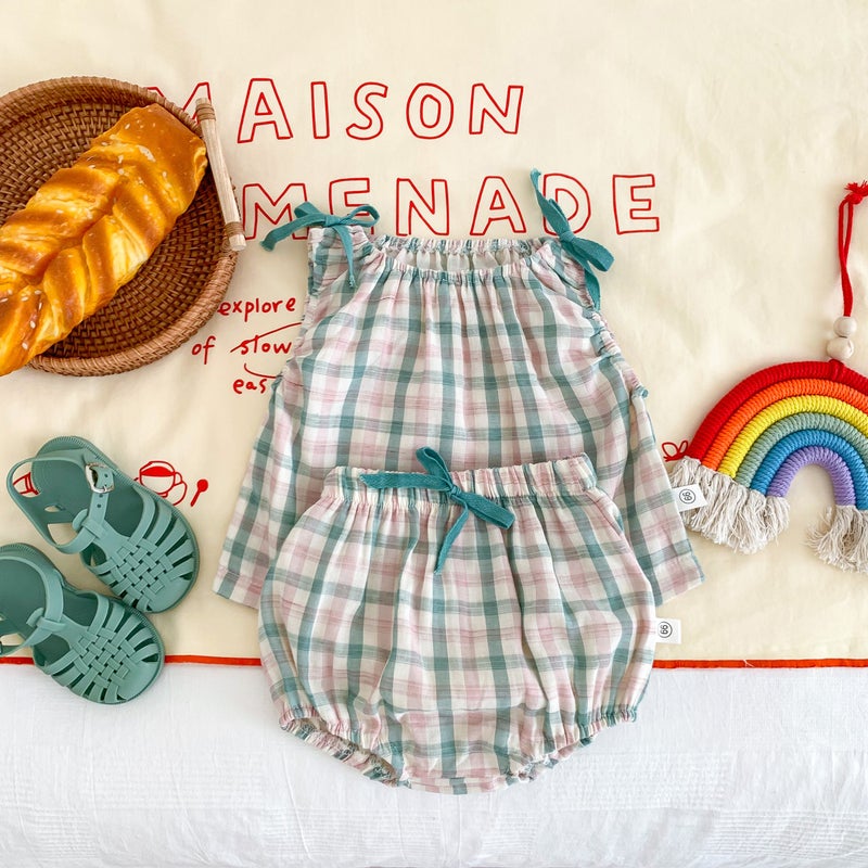 ins Korean-style Summer New Baby Girl Contrast Color Plaid Set Baby Sleeveless Shorts Outgoing Thin Two-piece Set Green 