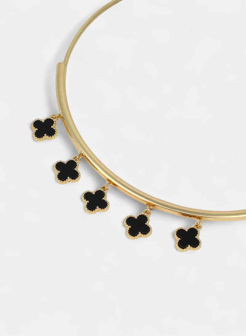 SOHI SOHI Women The Clover-Charm Collar Necklace | California  Colour | One-Size | Metallic Alloy Material | Lobster Clasp Closure | Necklace For Casual & Evening Wear