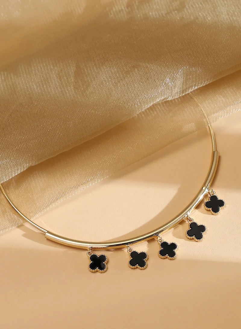 SOHI SOHI Women The Clover-Charm Collar Necklace | California  Colour | One-Size | Metallic Alloy Material | Lobster Clasp Closure | Necklace For Casual & Evening Wear