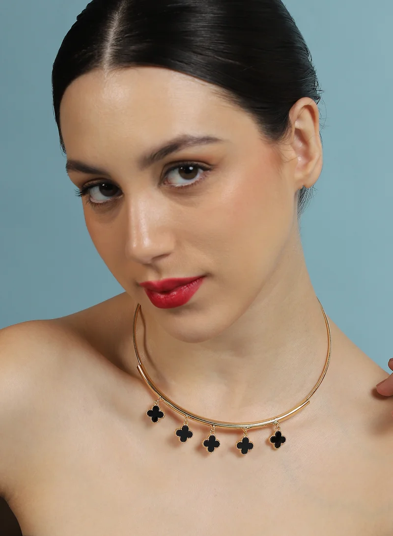 SOHI SOHI Women The Clover-Charm Collar Necklace | California  Colour | One-Size | Metallic Alloy Material | Lobster Clasp Closure | Necklace For Casual & Evening Wear