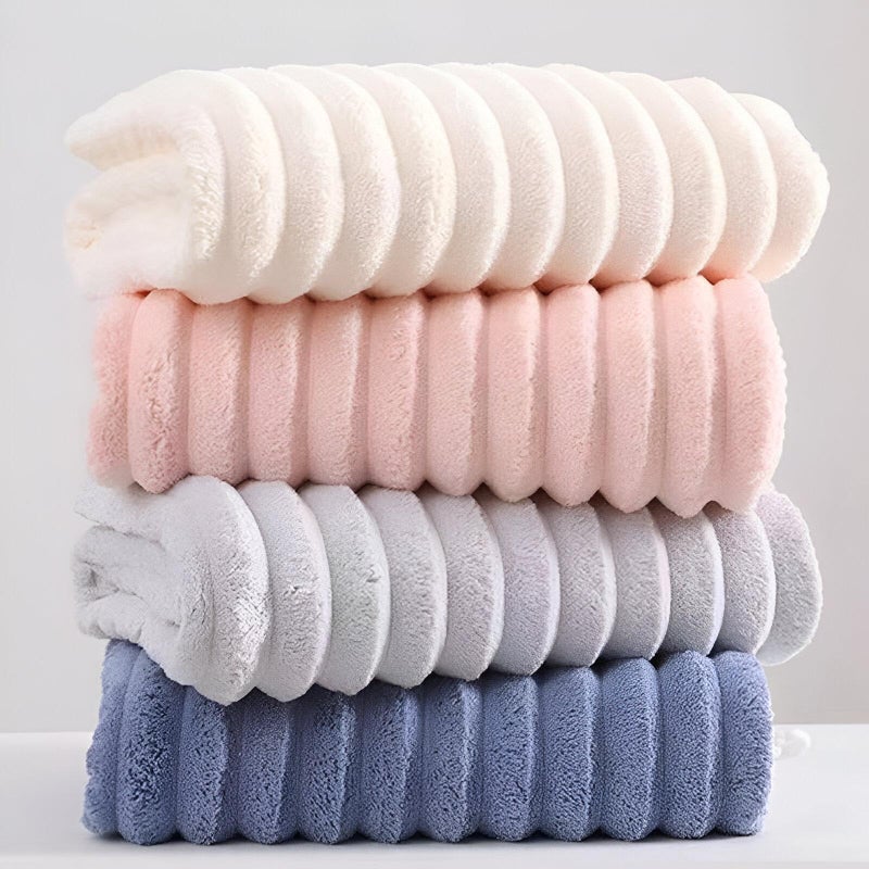 Bath Towels - Extra Soft and Highly Absorbent Microfiber Towels, 4-Piece Set for Quick Drying and Comfort - Image 1