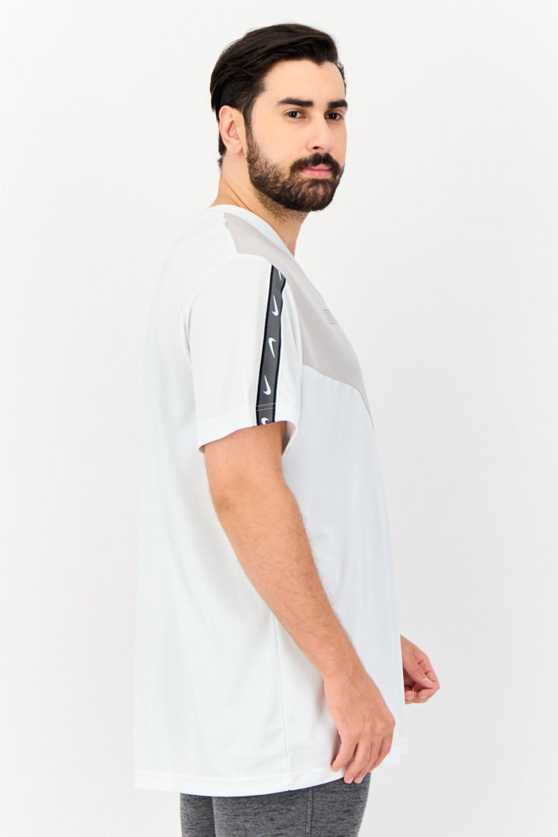 Nike تي شيرت رجالي بأكمام قصيرة مناسب للأنشطة الخارجية، متعدد الألوان - Image 3