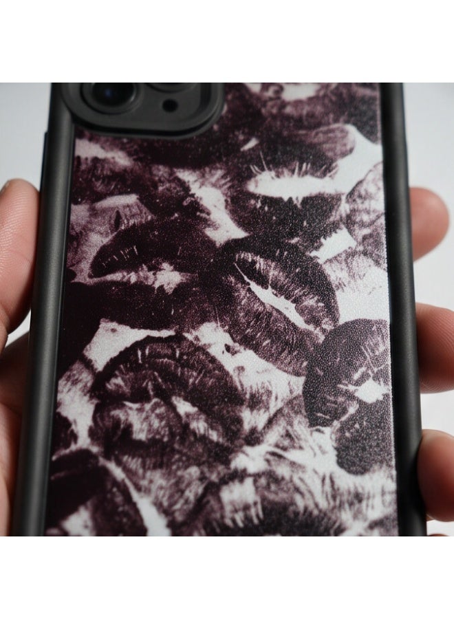 جراب حماية خلفي بتصميم شفاه لهاتف iPhone 11 لون أسود - Image 3