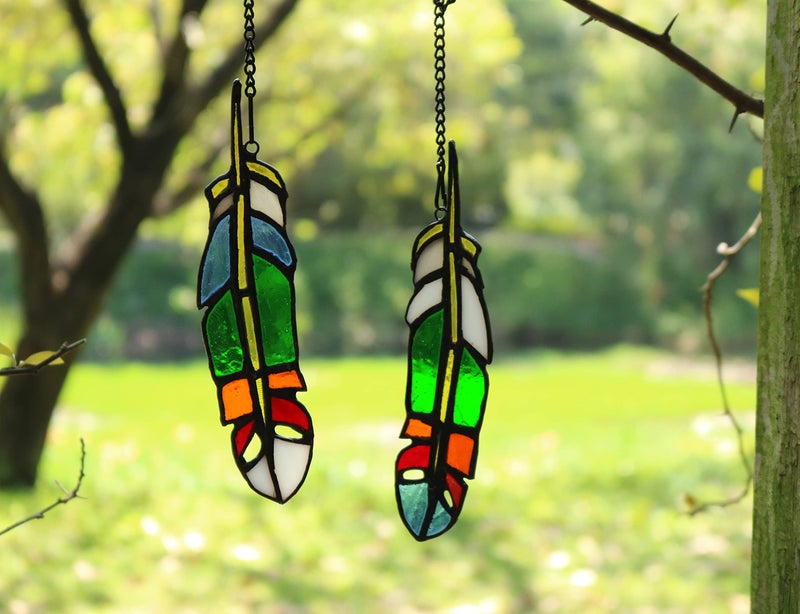 Haosum ريشة الزجاج الملون نافذة معلقة الزجاج Suncatchers ريش ديكور 2 قطعة هدايا عيد ميلاد للأم الجدة الآباء العمة الأخت بوهو ديكور المنزل هدايا هووسورمينغ للنساء - Image 3