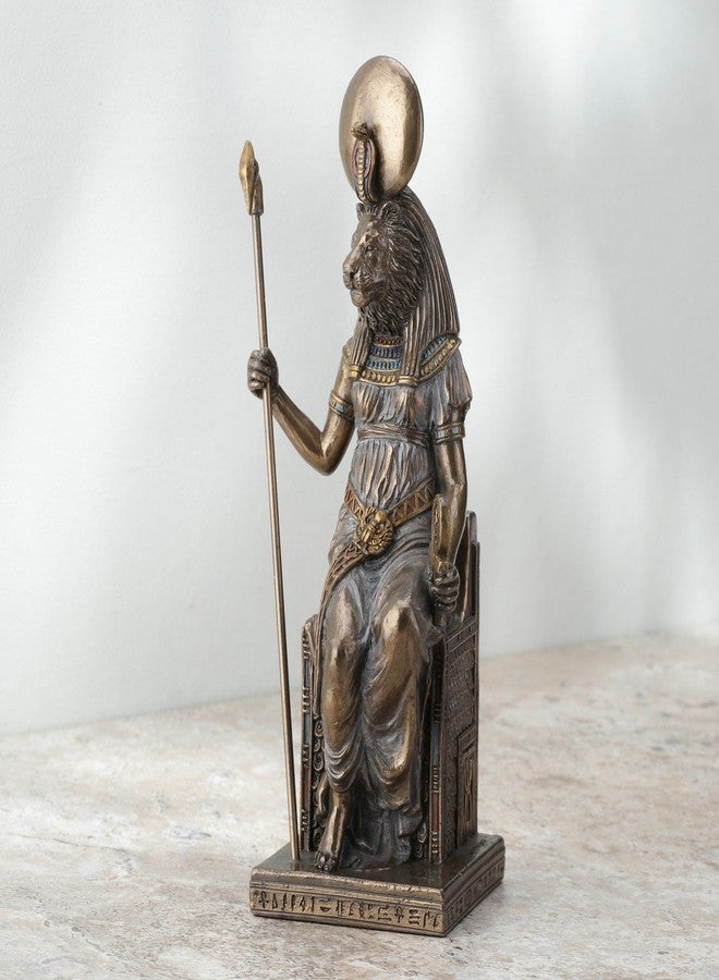 فيرونيز ديزاين تمثال من تصميم فيرونيز، يبلغ ارتفاعه 8.5 بوصة، للإلهة المصرية سخمت جالسة على العرش، مصنوع من الراتنج المصبوب على البارد، بلمسة نهائية برونزية عتيقة. - Image 4