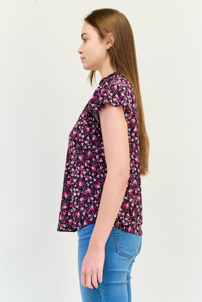 ADRIENNE VITTADINI بلوزة نسائية بأكمام قصيرة وياقة مزيفة، مطبوعة بأزهار، متعددة الألوان - Image 2