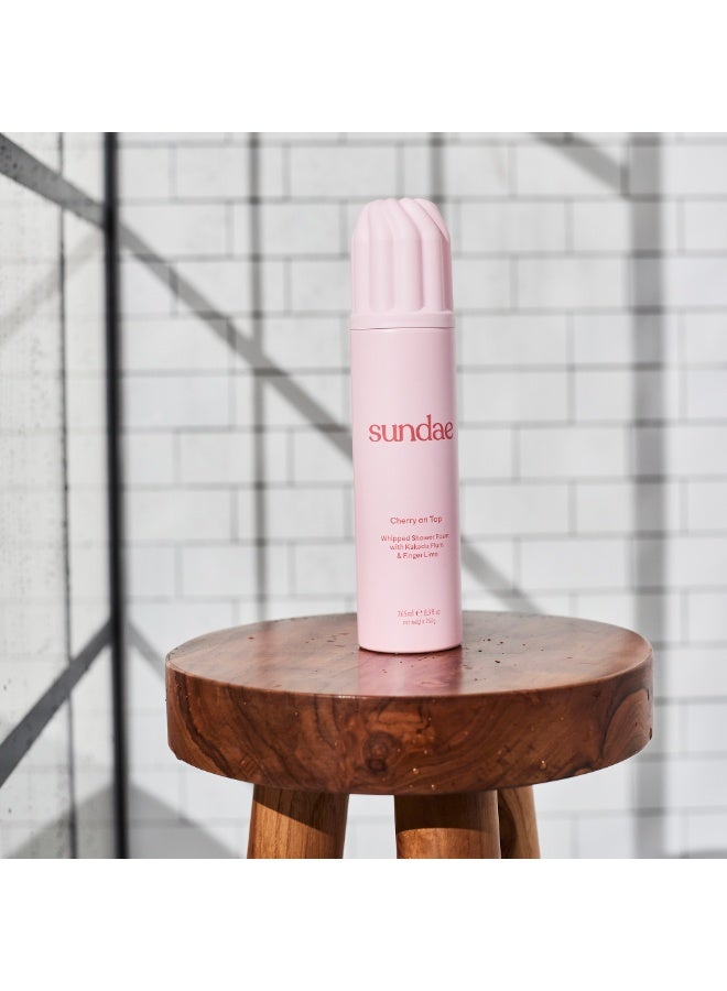 سنداي رغوة استحمام مخفوقة على شكل كعكة عيد ميلاد للجسم من SUNDAE مع برقوق الكاكادو والليمون الأخضر 260 مل - Image 2