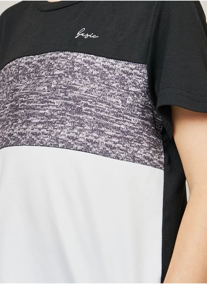 Styli Colorblock T-Shirt with Short Sleeves & Shorts Set