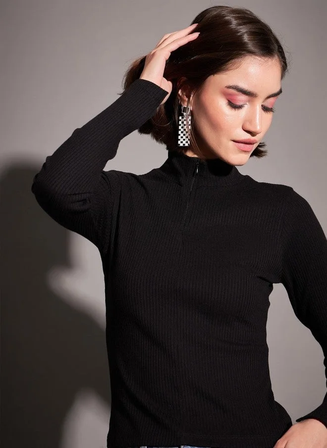 ساسافراس بلوزة نسائية ضيقة بياقة عالية سوداء