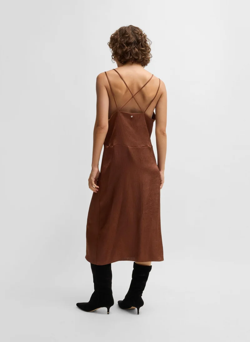 بوس Strappy dress in crinkle satin