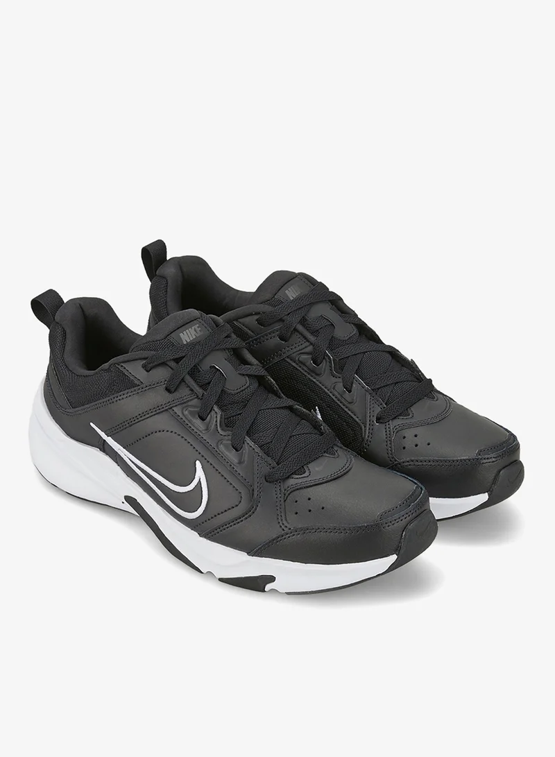 Nike Men's Defy All Day Training Shoe