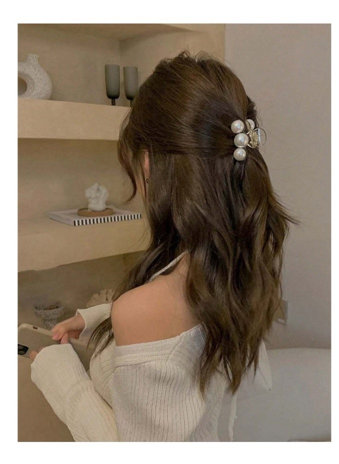 Elegant Faux Pearl Hair Claw Clip Stylish and functional, this faux pearl hair claw is perfect for side bangs, back hair, and everyday styling. Ideal for school, college, or vacation outfits. A must-have accessory for fall and winter. - Image 2