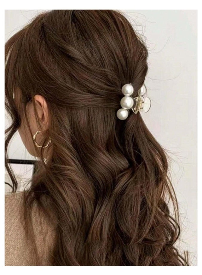 Elegant Faux Pearl Hair Claw Clip Stylish and functional, this faux pearl hair claw is perfect for side bangs, back hair, and everyday styling. Ideal for school, college, or vacation outfits. A must-have accessory for fall and winter. - Image 1
