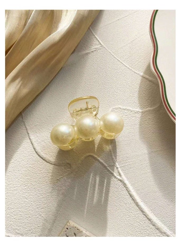 Elegant Faux Pearl Hair Claw Clip Stylish and functional, this faux pearl hair claw is perfect for side bangs, back hair, and everyday styling. Ideal for school, college, or vacation outfits. A must-have accessory for fall and winter. - Image 4