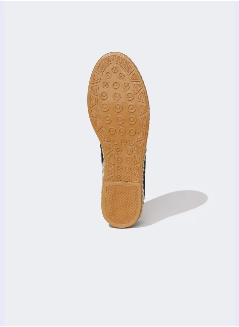 ديفاكتو Leopard Printed Sand Shoes