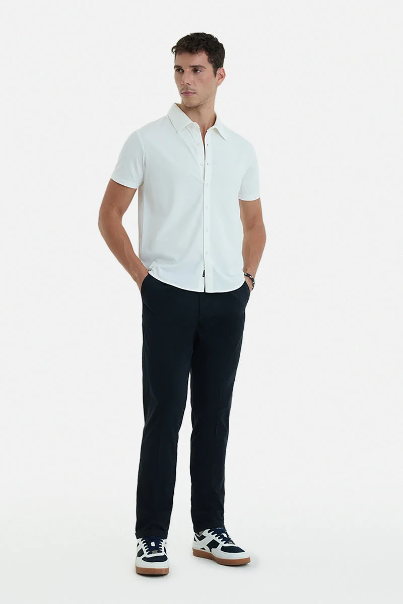 SNITCH Black Solid Slim Fit Casual Chinos
