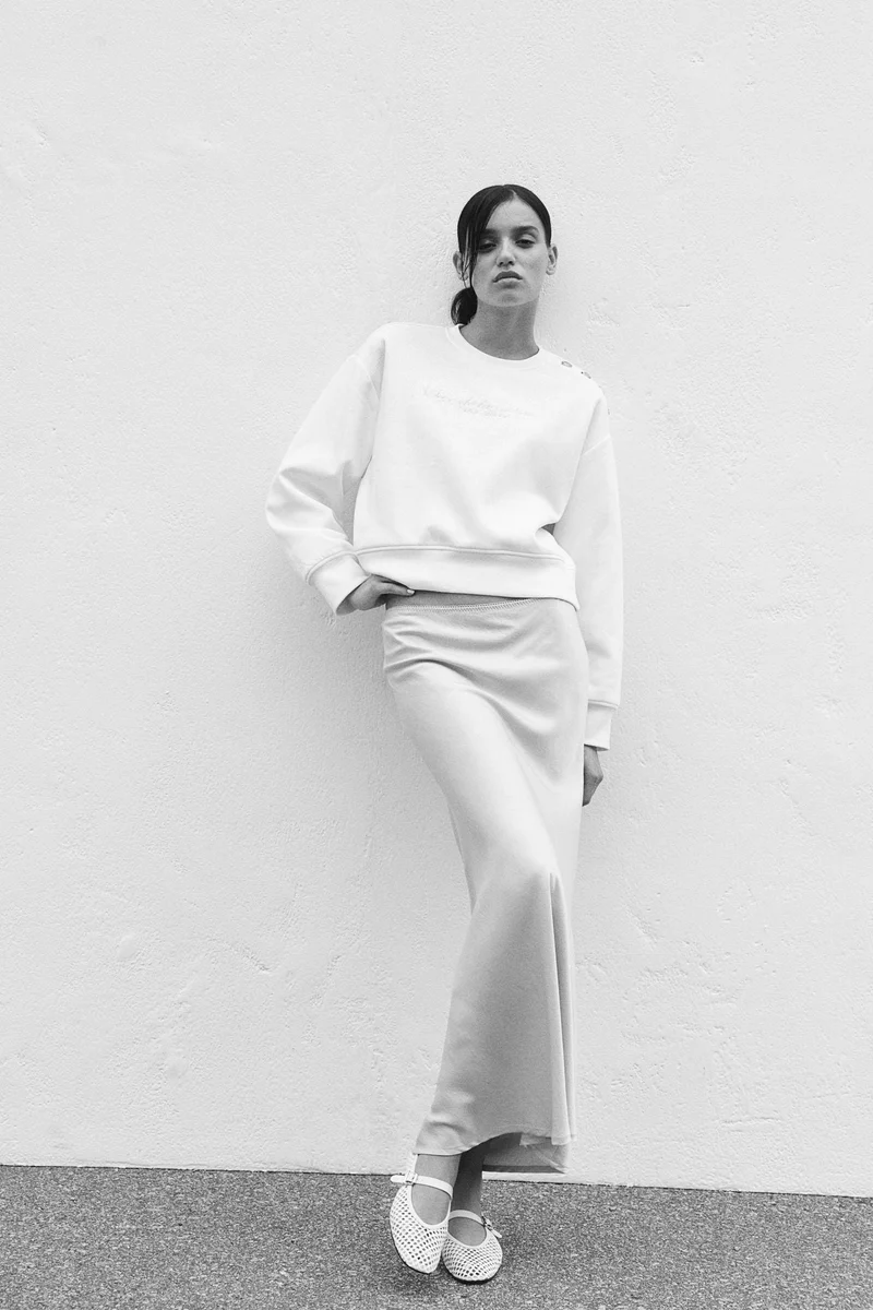 اتش اند ام Button-Detail Sweatshirt