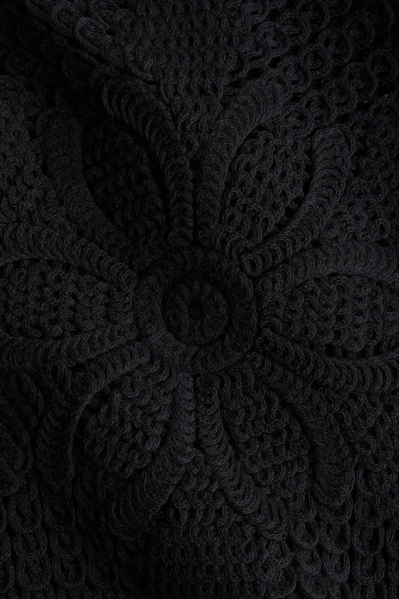 اتش اند ام بلوزة بتصميم كروشيه