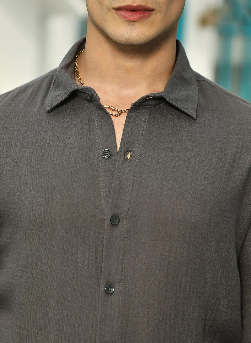 Campus Sutra Campus Sutra Men's Charcoal Grey Breezy-Weave Shirt For Casual Wear | Spread Collar | Long Cuffed Sleeves | Button Closure | Shirt Crafted With Comfort Fit For Everyday Wear