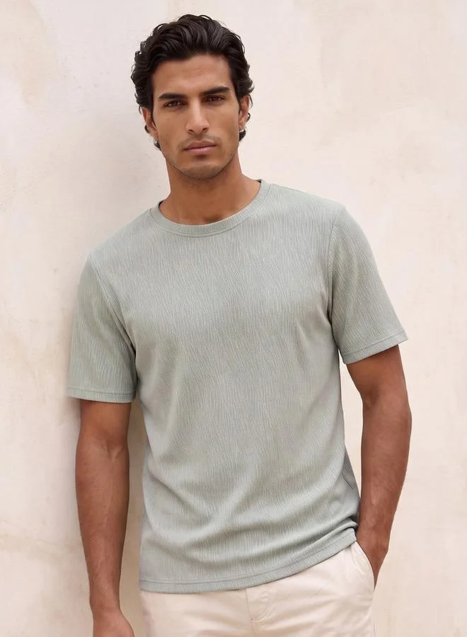 Iconic Iconic Men Regular Fit Crew Neck Short Sleeves Textured T-shirt