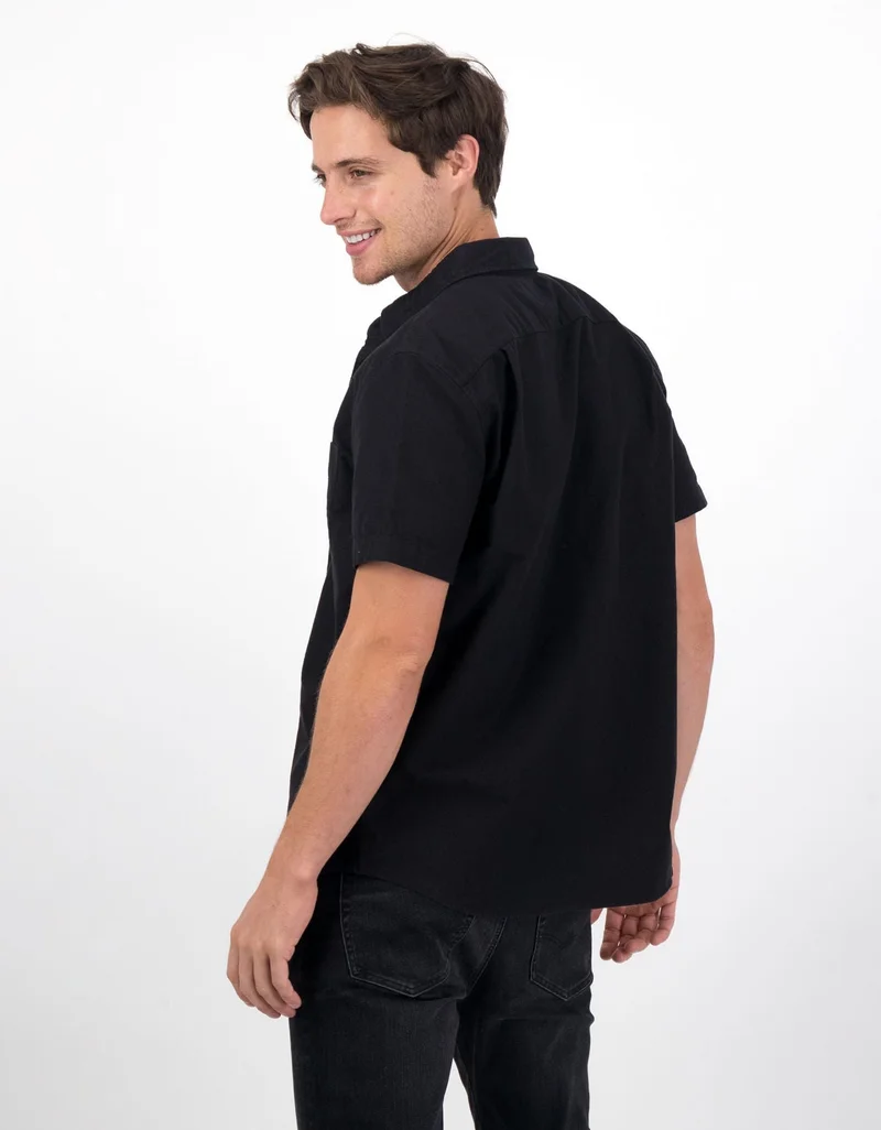 American Eagle  AE Classic Fit Oxford Short-Sleeve Button-Up Shirt for Men | Best Price UAE