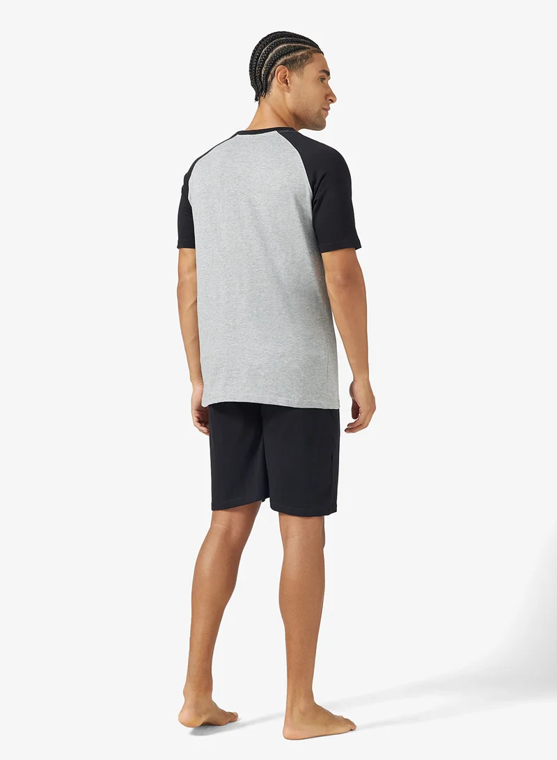 سفنتي فايف طقم بيجامة تي شيرت وشورت