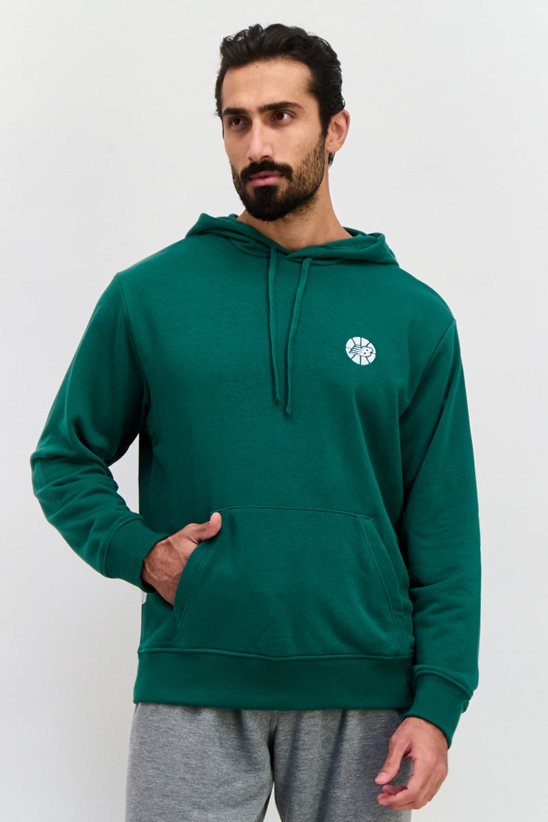 New Balance سويت شيرت رجالي بأكمام طويلة وقصة مريحة مع غطاء رأس، أخضر - Image 1