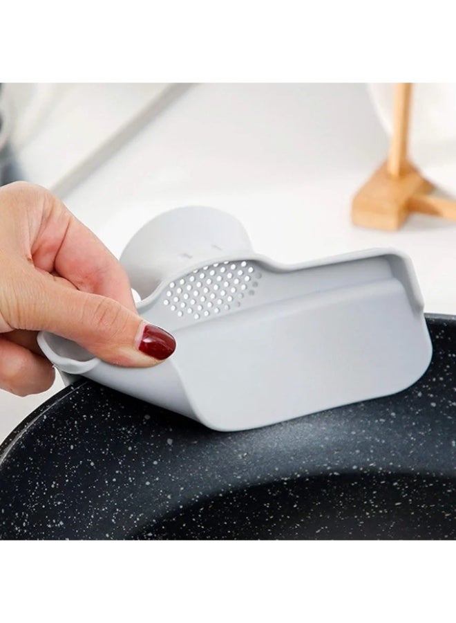 Silicone Anti-Spill designed to fit onto the edge of pots and pans to direct liquid flow - Image 3