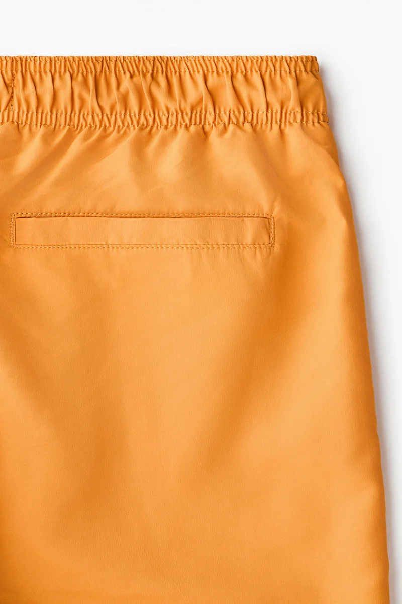 اتش اند ام شورت سباحة