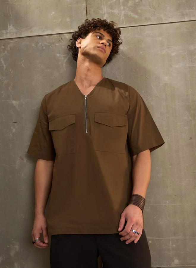 SASSAFRAS SASSAFRAS Solid V Neck Zip Front Poplin Relaxed Fit Shirt