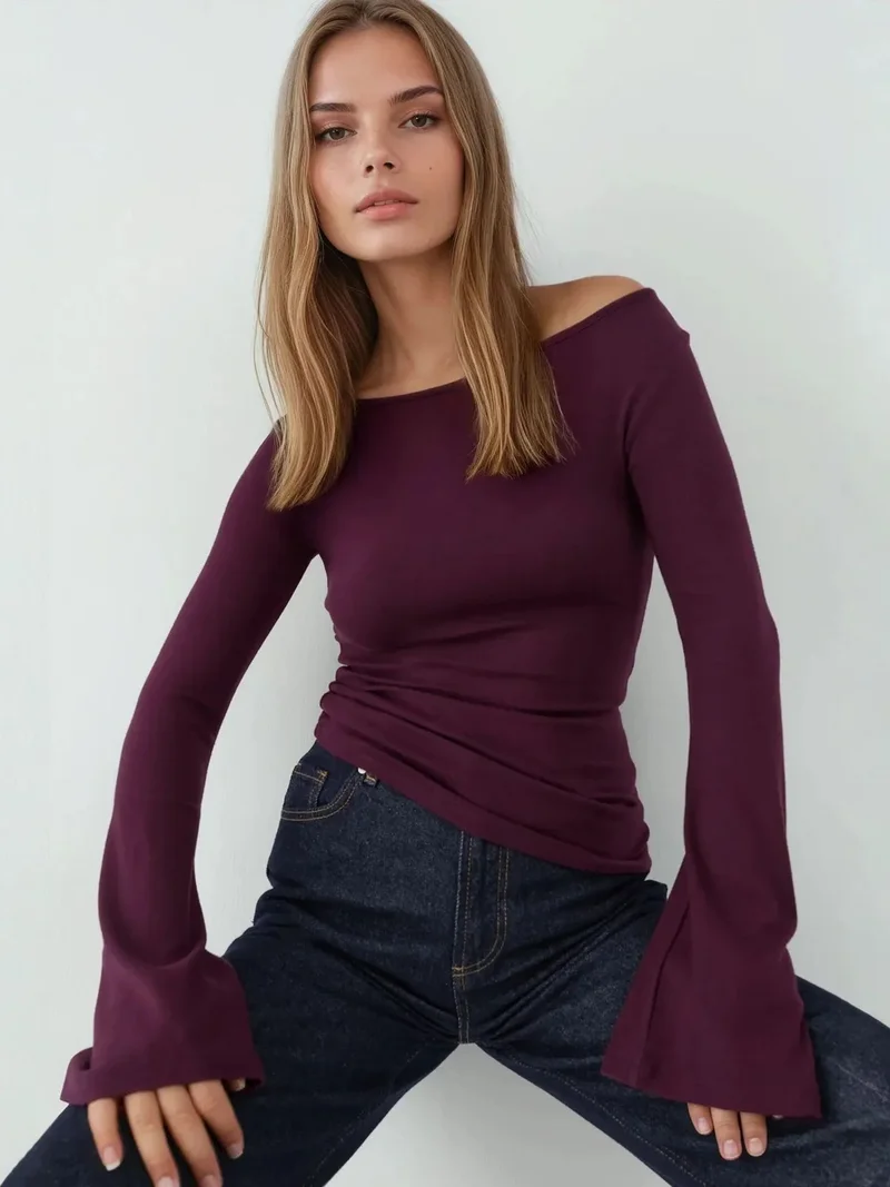 هيكاب بلوزة بأكمام الجرس الأساسية