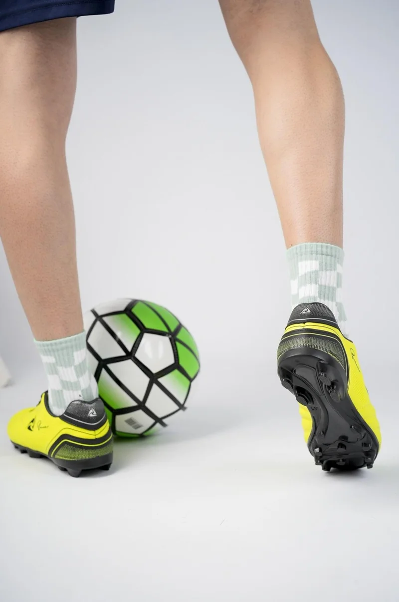 muggo Pascal Unisex Guaranteed Cleats Football Sneakers