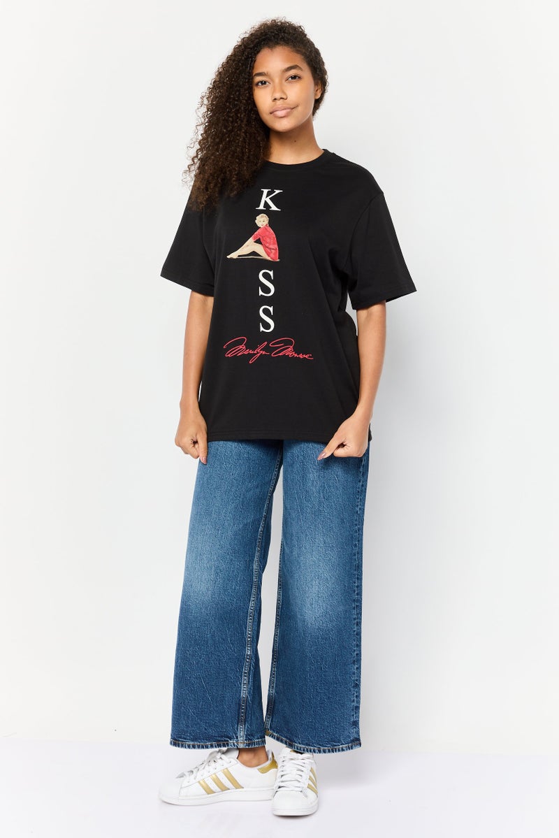 Marilyn Monroe Women Oversized Fit Crew Neck Short Sleeves Graphic Print T-Shirt, Black - Image 4