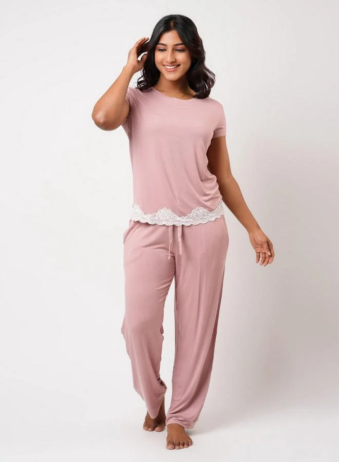 Aadaraya Pyjama Set T-shirt & Trousers