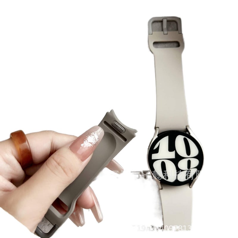 سوار ساعة ذكية رياضي من السيليكون متوافق مع Samsung Galaxy Watch 7 بملاءمة قابلة للتعديل وحزام ناعم للاستبدال اليومي باللون أخضر قابل للتعديل - Image 4