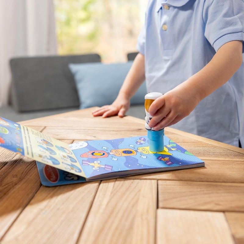 Melissa & Doug ملصقات ميليسا ودوج!™ دفتر نشاط مكون من 24 صفحة وطابع ملصقات، 300 ملصق، لعبة فنية وحرفية قابلة للجمع - رائد فضاء - معتمد من مجلس إدارة الغابات - Image 3