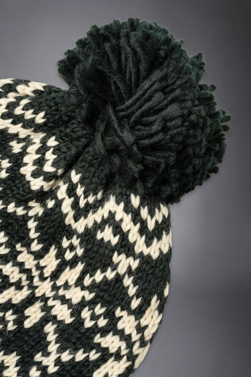 دوبل غانغر Men's cap with pompom - White Green