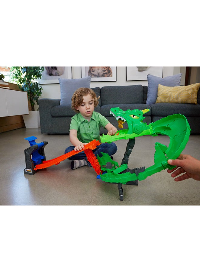 Hot Wheels Monster Trucks, Sharks Vs. Dinos Dragon Destruction Playset With 1:64 Scale Great Bite & Rageasaur, Race To Defeat The Cyborg Nemesis - Image 2