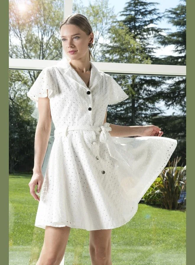 ليلا فستان نسائي قصير الأكمام بياقة مطرزة وربطة خصر