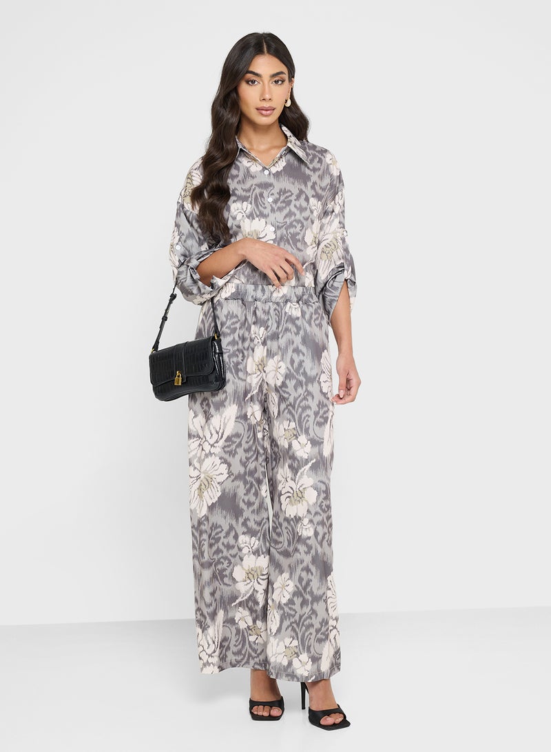 خزانة طقم قميص وبنطلون بطبعة زهور - Image 1