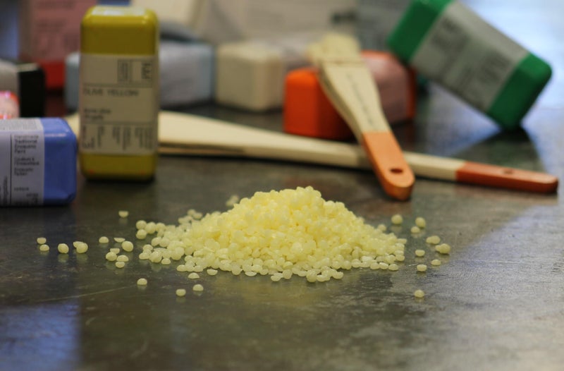 R&F Handmade Paints 2-Pound Encaustic Bagged Pellets, Medium (825) - Image 3