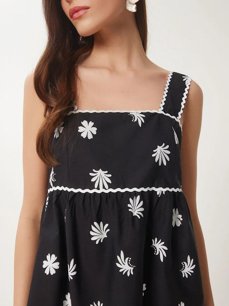 السعادة في إسطنبول ISTANBUL Frilly Square Collar Midi Dress