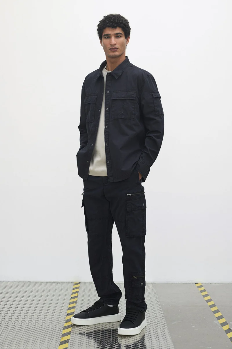 اتش اند ام جاكيت خفيف يوتيليتي بقصّة عادية